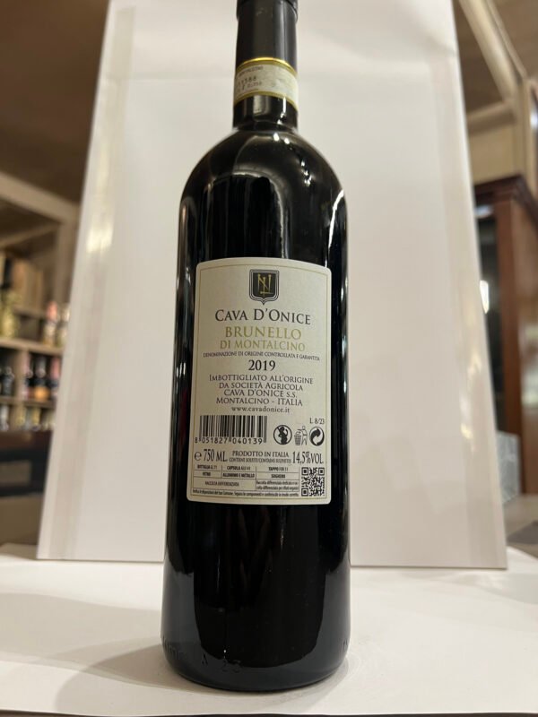 cava d_onice sensis 2019 retro Avignonesi Cava d'Onice Sensis Brunello di Montalcino 2019